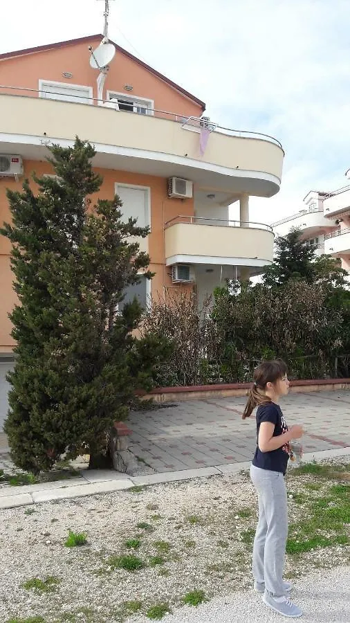 Marina & Luka Apartment Povljana