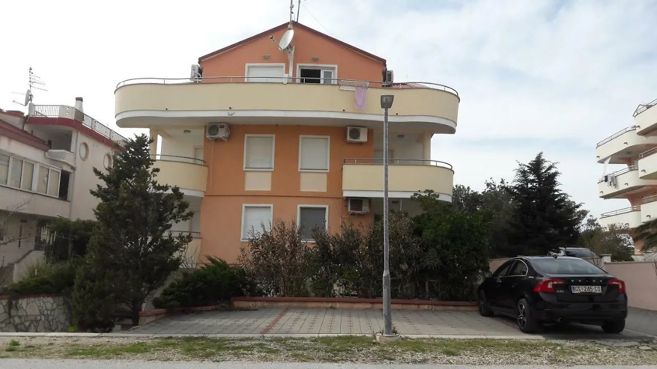 Marina & Luka Apartment Povljana